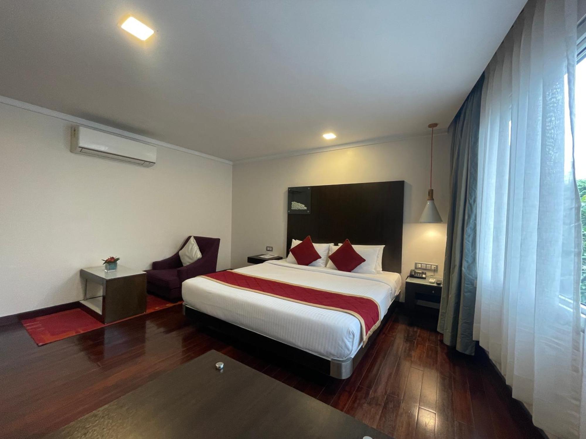 37Th Crescent Hotel Bengaluru Екстер'єр фото